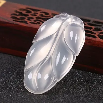 金枝玉叶吊坠